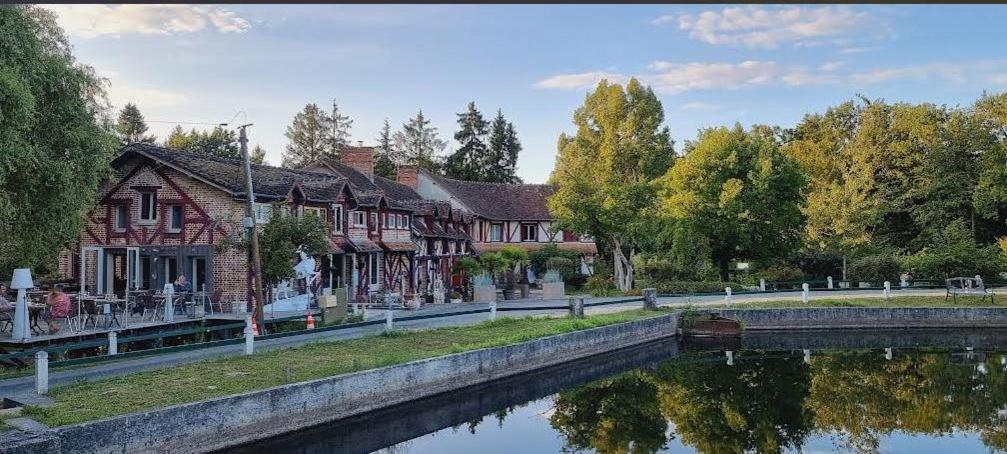 Le Moulin De Villiers Hotel Nouan-le-Fuzelier Kültér fotó